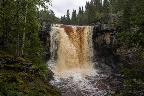 Водопад Белые мосты